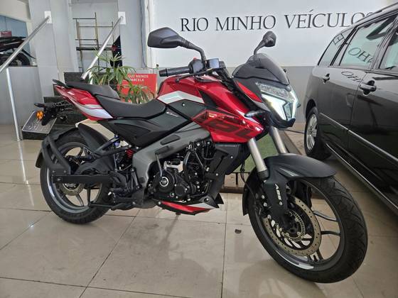 BAJAJ DOMINAR NS160 